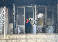В Тольятти ночью подожгли вход в здание администрации города
