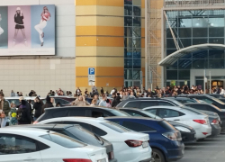 В ТЦ «Парк Хаус» на Московском шоссе эвакуируют посетителей