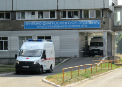 «Они просто хотят сэкономить»: в Самарской области массово объединяют больницы