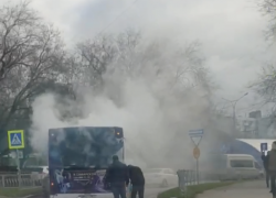 На улице Стара Загора прямо во время движения загорелся пассажирский автобус 