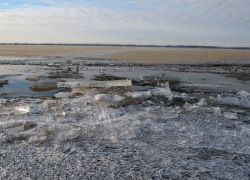 Осторожно, тонкий лёд: спасатели рассказали, как не попасть в экстремальную ситуацию