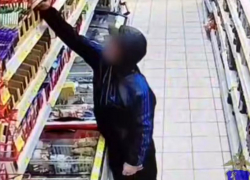 В Толятти мужчина украл 44 шоколадки и съел их 