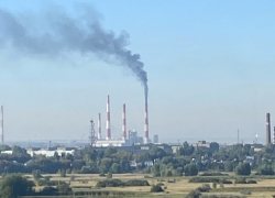 Отчаявшиеся жители Волгаря предлагают не водить детей в школу и детсад во время выбросов