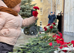 В Самарской области почтили память погибших в Макеевке