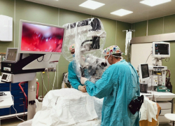 Самарские нейрохирурги провели уникальную операцию пациенту с переломом шейного позвонка
