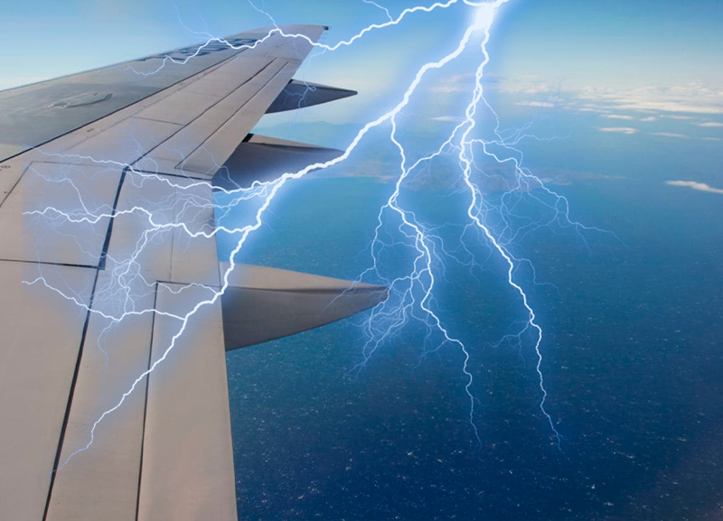 Пассажирка рейса Сочи – Самара сняла момент удара молнии в самолёт
