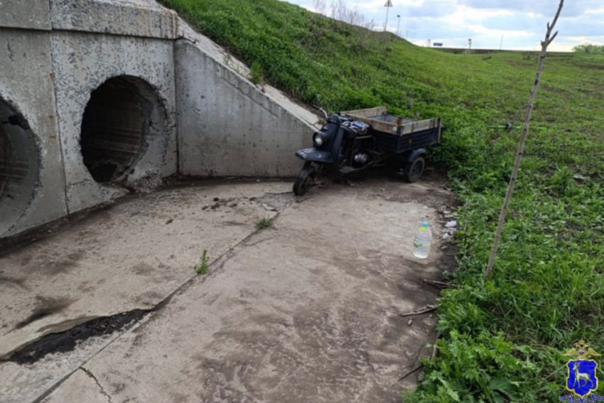В Самарской области женщина на мотороллере слетела с моста 