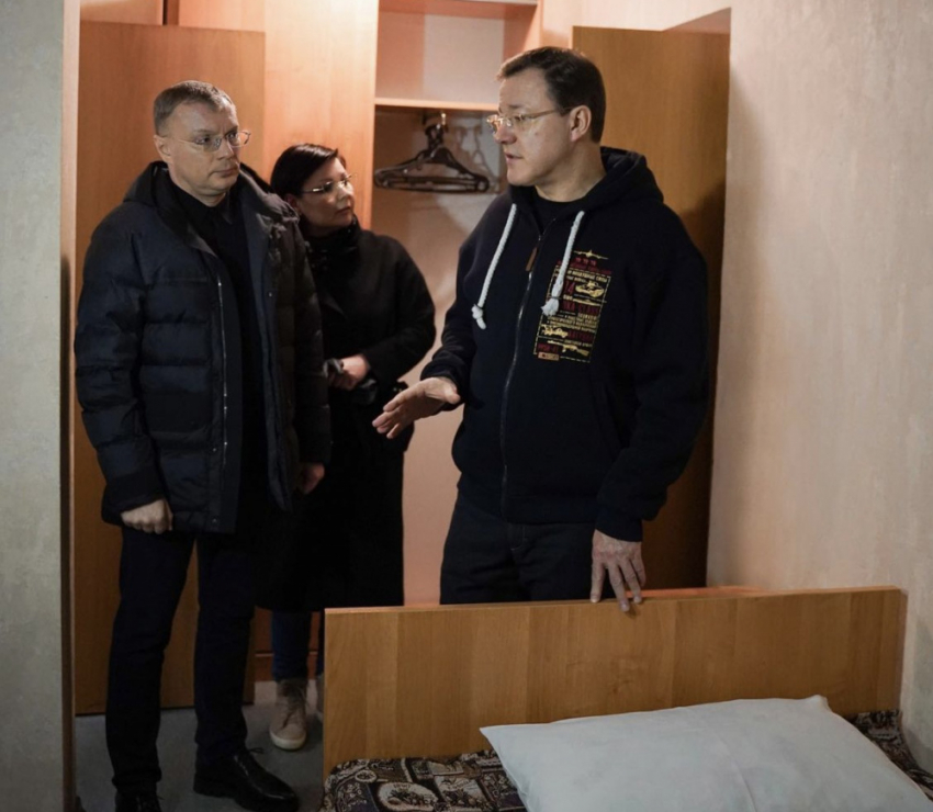 Губернатор Дмитрий Азаров проверил, как будут размещать беженцев в Самарской области