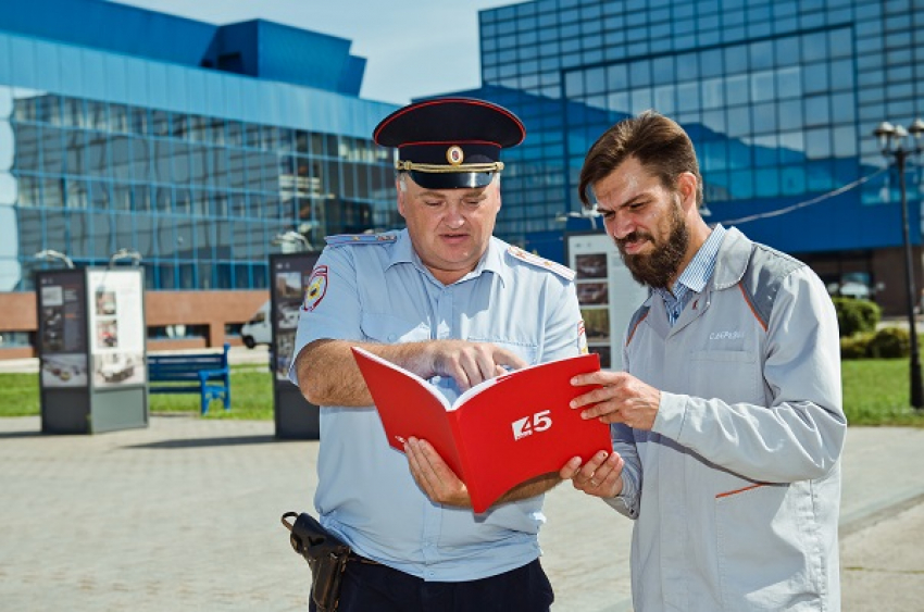 «Выручай, родная!»: соавтором книги о легенде бездорожья стал участковый из Самарской области