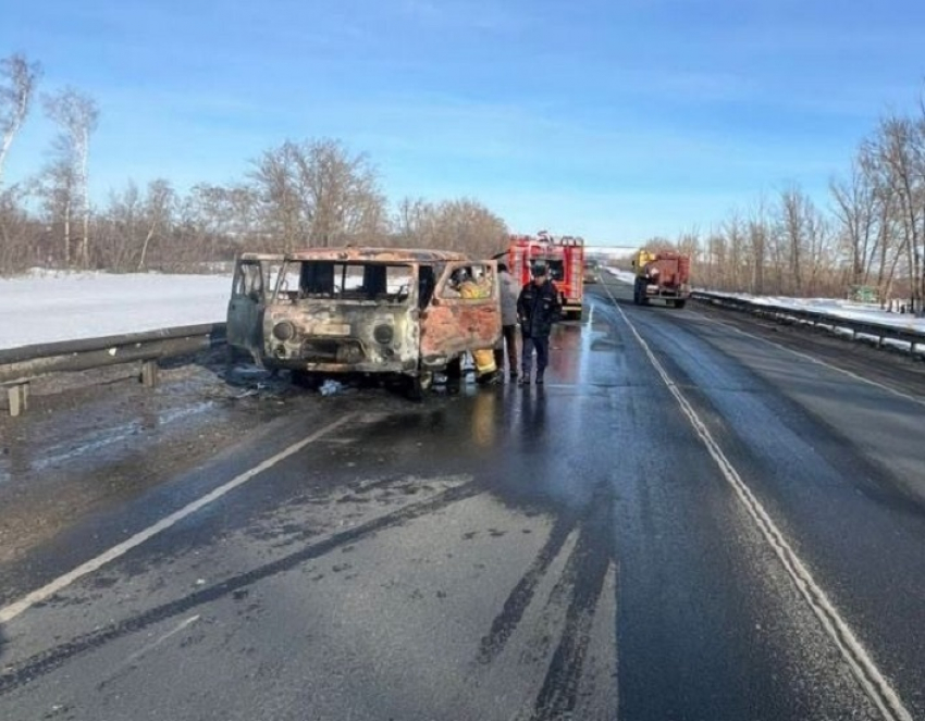 В Сергиевском районе на трассе сгорел УАЗ