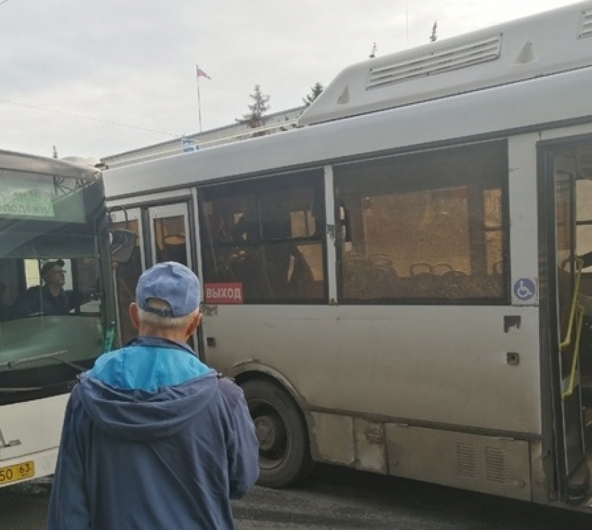 Возят за 10 рублей: пассажиры жалуются на работу водителей маршрута №70