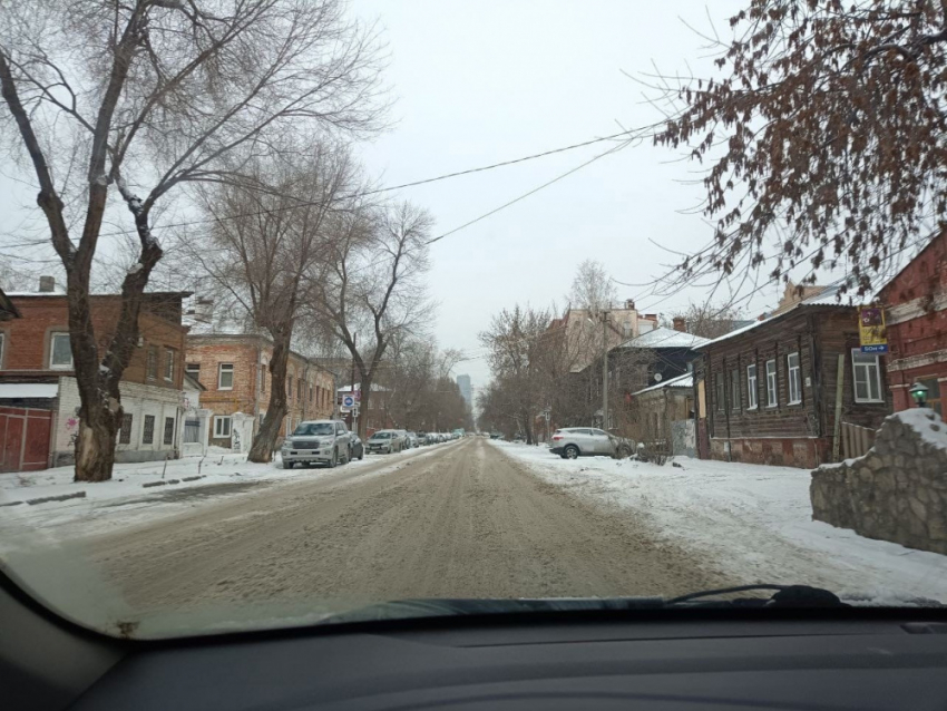 Самарцы призывают расчистить снег на дорогах до вечерних пробок