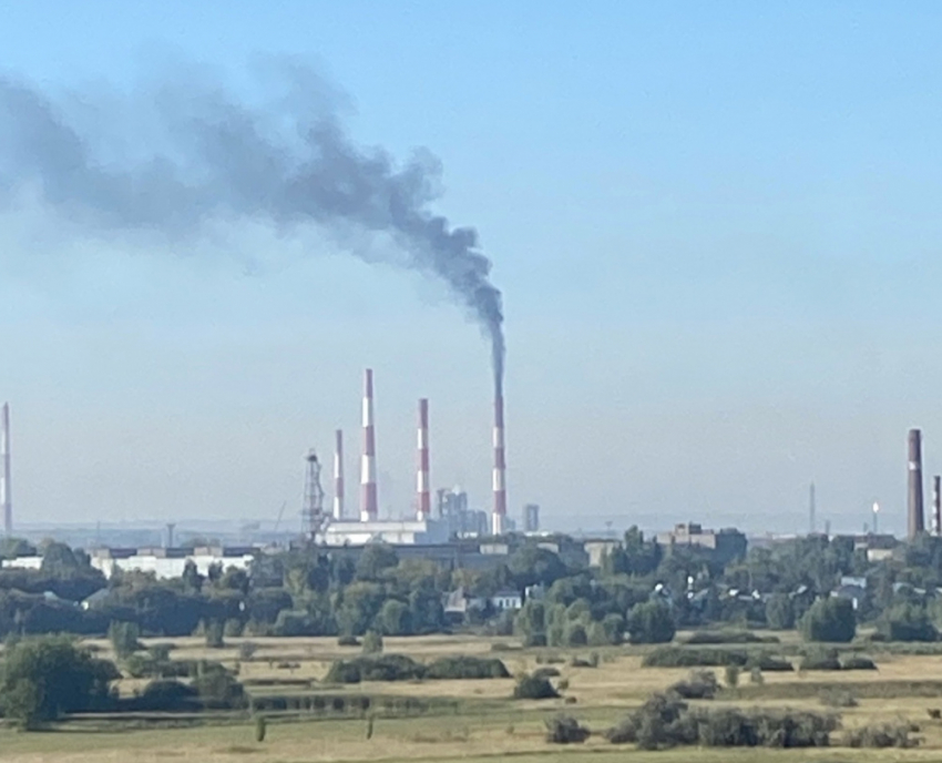 Отчаявшиеся жители Волгаря предлагают не водить детей в школу и детсад во время выбросов