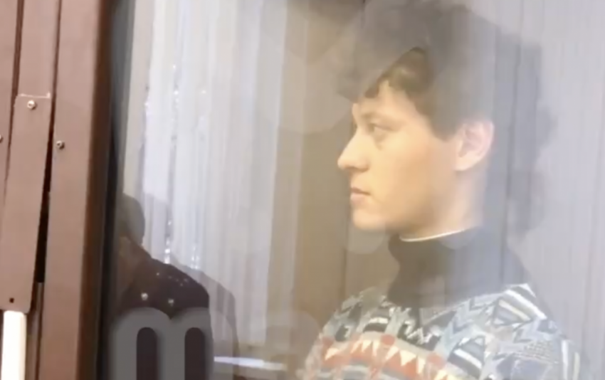 «Россия, нагрубил тебе с порога»: певца Шарлота арестовали почти на 2 месяца 