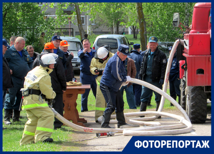 Трактористы, врачи и студенты: третью часть Самарской области спасают от пожаров бесстрашные добровольцы