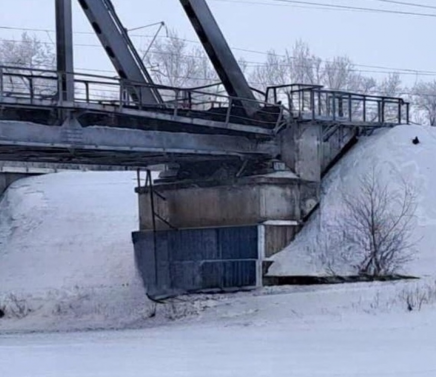 Подрыв железнодорожного моста в Чапаевске: публикуем комментарий КбшЖД и первые фото