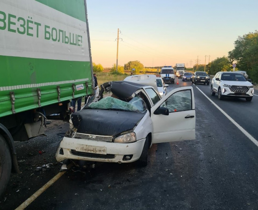 При столкновении трёх автомобилей на трассе М5 погибли женщина и 5-летний ребёнок