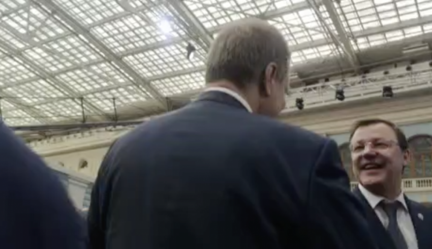 «Вот и Азаров здесь!»: Михаил Матвеев показал обстановку в Гостином Дворе перед Посланием Президента
