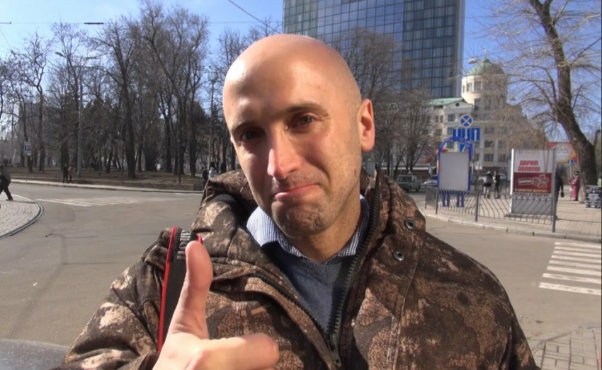 В Самаре английский журналист и волонтёр собирает тёплые вещи и продукты для Донбасса