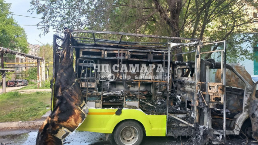 В Куйбышевском районе Самары сгорела «Газель» скорой помощи