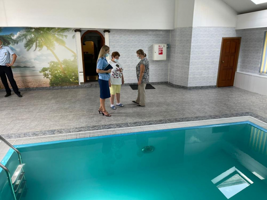 В бассейне в Тольятти, где отравились дети, содержание хлора было превышено в 3 раза