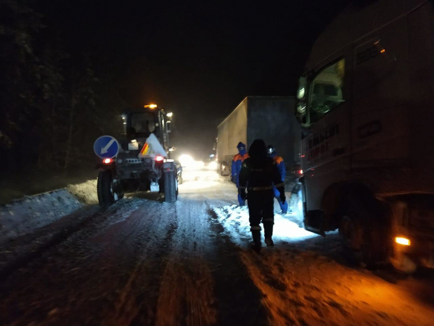 «Возможно разрушение зданий»: спасатели предупредили жителей Самарской области о разгуле стихии