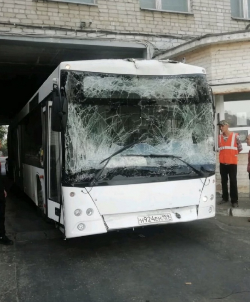 В Самару доставили не совсем новые автобусы МАЗ, три из них попали в ДТП по  пути