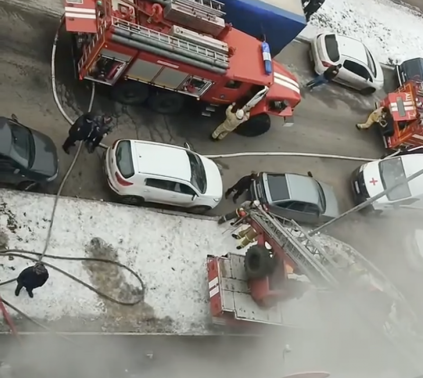 На пожаре в Южном городе спасли 10 человек, включая 4 детей