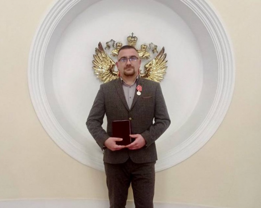 Врач из Самары Александр Шерстобитов получил медаль Луки Крымского за оказание помощи жителям ДНР