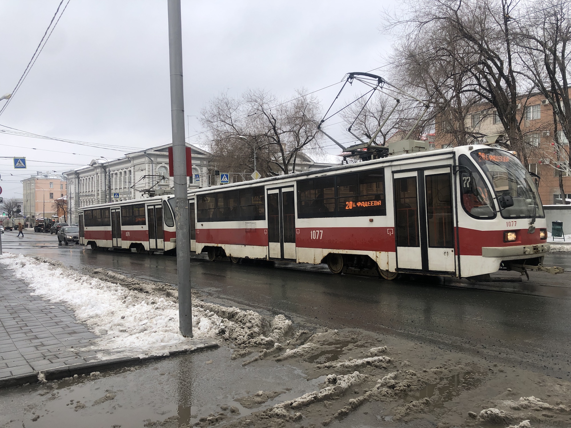 Трамваи изменили маршруты движения из-за устранения последствий пожара в  Доме Челышева