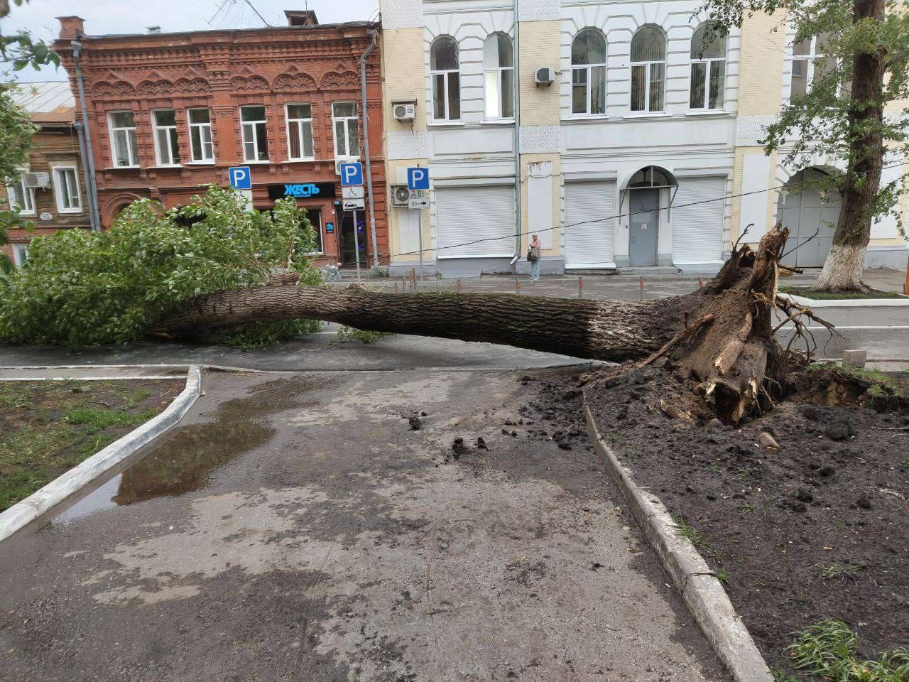 Жарким воскресным вечером на Самару обрушилась стихия